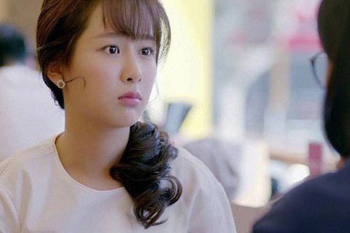 Nghỉ việc về quê bị hàng xóm chế giễu đủ điều, mẹ chồng chỉ đáp trả một câu mà ai nấy im re