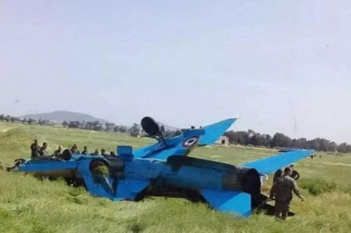 "Cánh én bạc" MIG-21 của Syria "lật ngửa bụng" giữa lúc chiến sự ác liệt