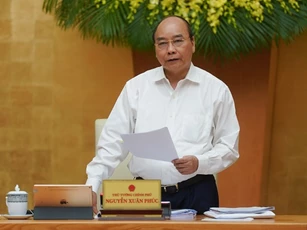 Thủ tướng: Ưu tiên khởi động lại nền kinh tế, không để tăng trưởng GDP quá thấp