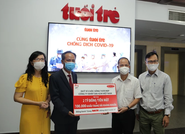 Dai-Ichi Việt Nam tài trợ 2 tỉ đồng và 100.000 khẩu trang vải kháng khuẩn để chống dịch Covid-19
