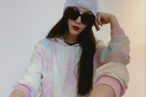 Phạm Băng Băng bị cấm livestream bán hàng do scandal trốn thuế