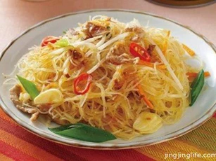 Hai công thức nấu mì gạo xào siêu ngon tha hồ cho chị em trổ tài buổi sáng