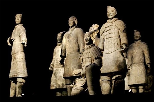 Tại sao đội quân đất nung trở thành phát hiện khảo cổ tranh cãi nhất hiện nay? - Ảnh 3. Tại sao đội quân đất nung trở thành phát hiện khảo cổ tranh cãi nhất hiện nay? - Ảnh 3.