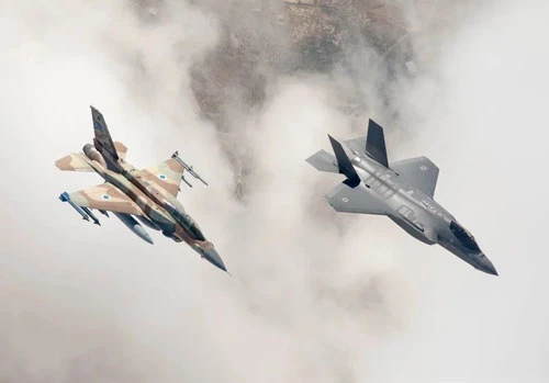 Lực lượng phòng không Syria đã phải đối đầu với một số tên lửa không đối đất được máy bay chiến đấu Israel phóng vào Damascus rạng sáng 27/4, trong đó nhiều quả đạn đã tấn công vào vùng ngoại ô phía Nam thủ đô.