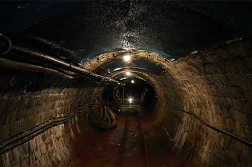 Phát hiện loại đá có khoáng chất như trên Mặt trăng ngay trên Trái đất