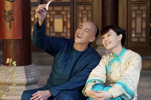Phim Năm ấy hoa nở trăng vừa tròn. Phim Năm ấy hoa nở trăng vừa tròn.