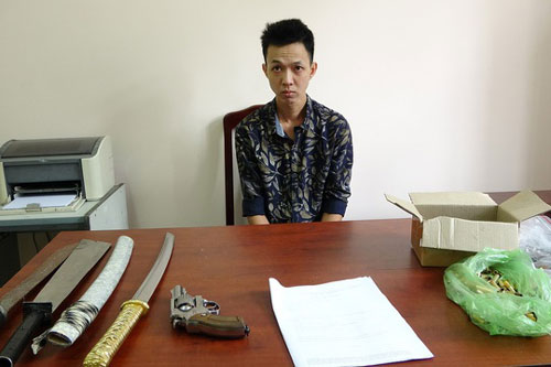 Tây Ninh: Bắt khẩn cấp hai đối tượng ném pháo nổ vào nhà dân để đòi nợ