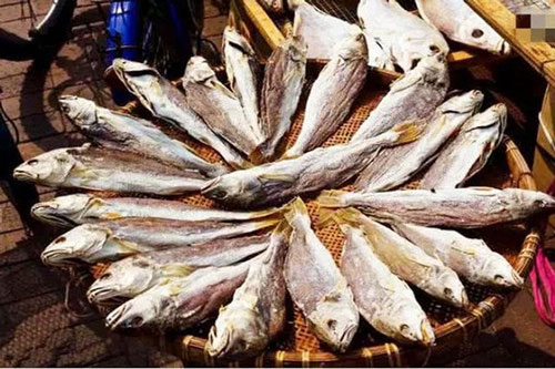 Cho trẻ ăn cá rất tốt nhưng có 3 loại cá nằm trong 'danh sách đen', cần loại bỏ ngay