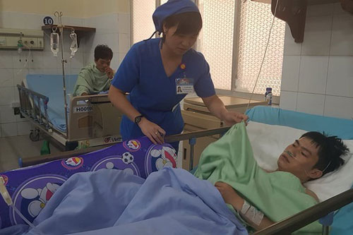 Lâm Đồng: Đi giao hàng bị người nhà của khách đâm thấu phổi