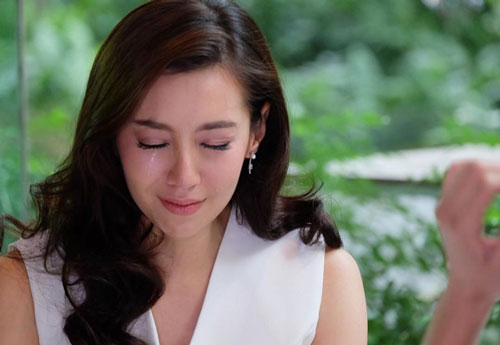 1 giờ sáng con khóc, chồng ném gối vào tôi bắt ru con ngủ, cùng quẫn, tôi vùng lên làm một chuyện mà chính bản thân cũng không tưởng tượng nổi