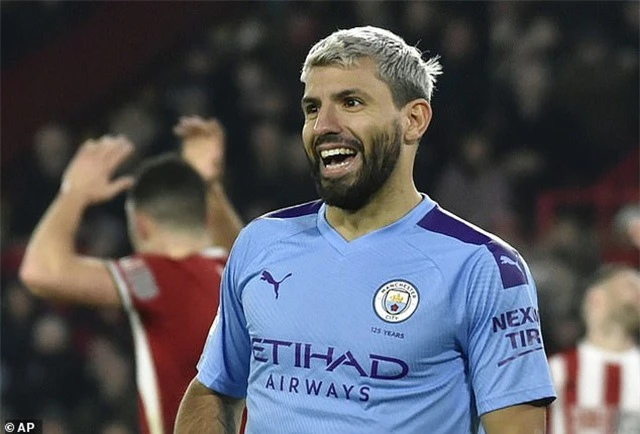 Aguero tiết lộ đến Premier League vì thần tượng Owen - 4