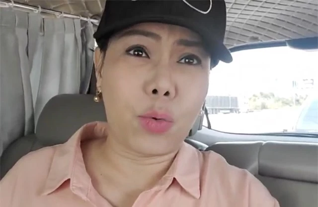 Việt Hương bức xúc khi nhận “trăm tin nhắn chửi”, phản đối cô làm giám khảo - 1