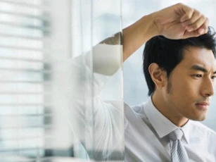 Tôi có nên từ bỏ công việc đang làm để theo đuổi niềm đam mê của bản thân?