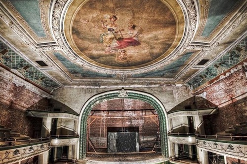 10 công trình kiến trúc của con người bị tự nhiên... "chiếm giữ"