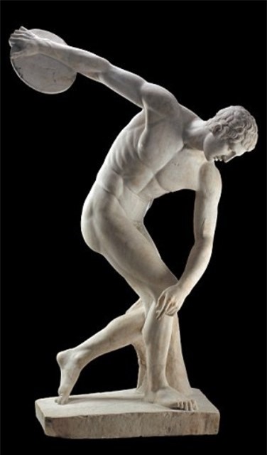 Bức tượng Discobolos nổi tiếng về người đàn ông ném đĩa trong trạng thái khỏa thân