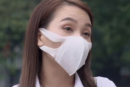 Bảo Thanh nói gì khi liên tục mắc lỗi đeo khẩu trang ngược?
