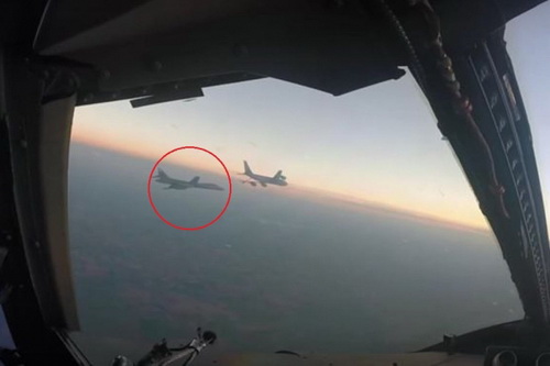 Máy bay ném bom NATO thực hành tấn công Nga từ hướng trọng điểm