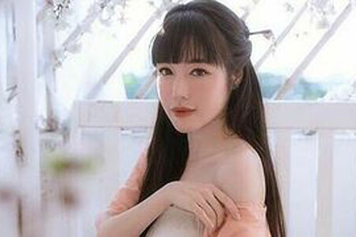 Elly Trần kín tiếng từ nhỏ