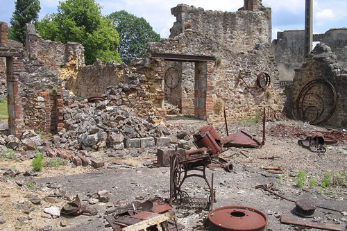 Top 10 ngôi làng 'ma ám' đáng sợ nhất thế giới