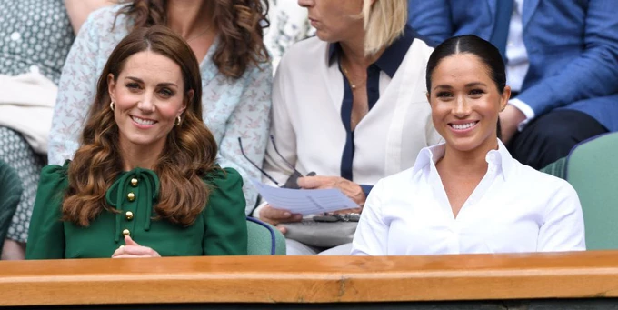 Kate và Meghan cùng đi xem giải quần vợt Wimbledon hồi tháng 7/2019. Ảnh: PA.