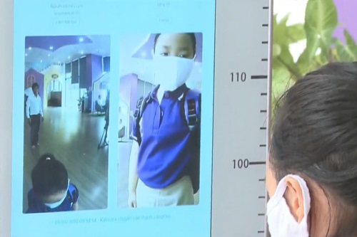 Trang bị thẻ định danh cho học sinh khi đi học trở lại