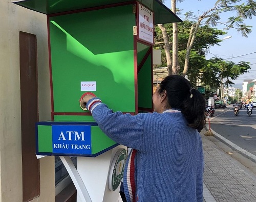 Đà Lạt có “ATM khẩu trang” miễn phí