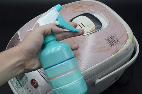 Mẹo vệ sinh nồi cơm điện cáu bẩn lâu ngày sạch bóng như mới
