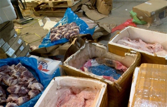 Khám phá thủ đoạn “ẩn giấu” 6 tấn thực phẩm bẩn trong kho lạnh ở Hà Nội - 6