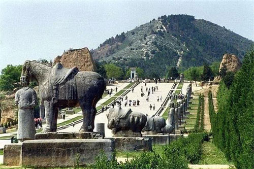 'Hoảng hồn' với những vật được tìm thấy trong lăng mộ Võ Tắc Thiên