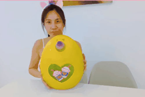 Không đu trend hàng hiệu, Thuỷ Tiên làm clip "đập hộp" đồ gì của con gái mà Công Vinh cũng phải bật cười?