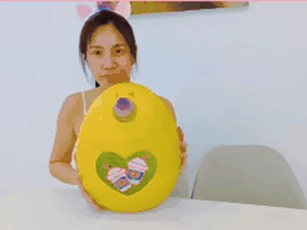 Không đu trend hàng hiệu, Thuỷ Tiên làm clip "đập hộp" đồ gì của con gái mà Công Vinh cũng phải bật cười?