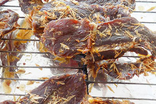 Cách làm bò khô kiểu gác bếp đơn giản đảm bảo chị em sẽ thích