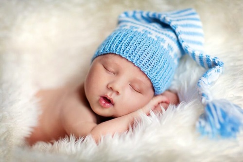 Trẻ sơ sinh bị nấc: Nguyên nhân do đâu?