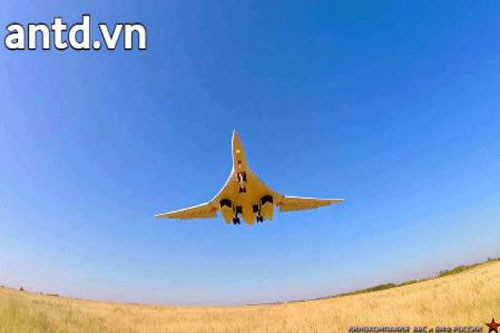 Sức hủy diệt của "thiên nga trắng" Tu-160 vừa bị tiêm kích 4 nước NATO vây quanh