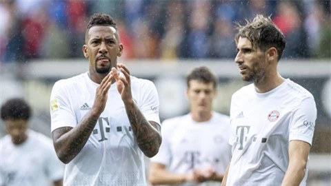 Bayern muốn bán Martinez và Boateng 