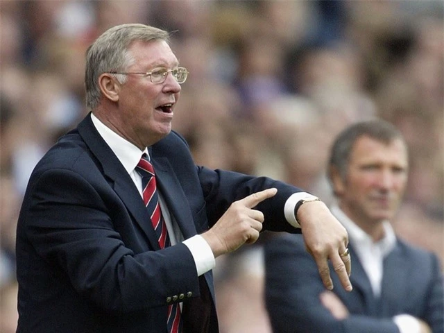 Man Utd của Sir Alex Ferguson bị tố “mua” trọng tài - 2