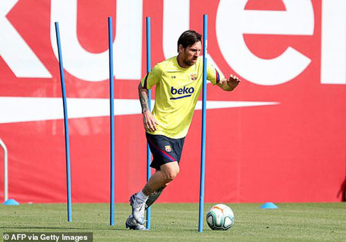 Messi và đồng đội nỗ lực tập luyện chờ ngày La Liga trở lại