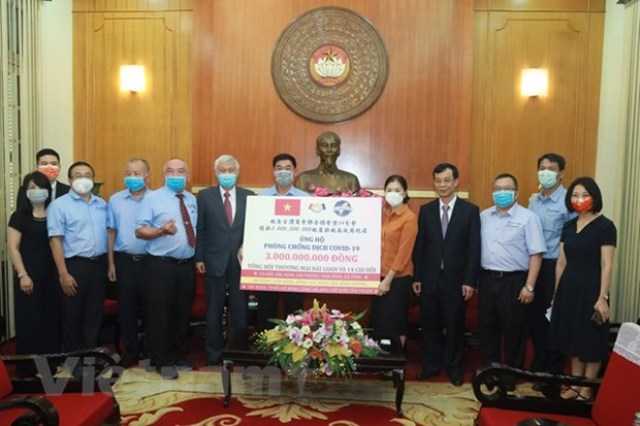 Doanh nhân Đài Loan ủng hộ 3 tỷ đồng phòng chống dịch