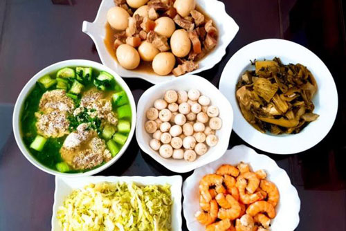 Lấy chồng Bắc, vợ Sài Gòn cưng chiều hết mực, nấu toàn món ngon chồng thích