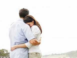 Vui vẻ khi biết vợ có bồ, câu chuyện của người chồng khiến bao người rơi nước mắt