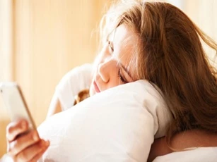 Phát hiện người yêu cũ của chồng bị bệnh, vợ đề nghị giúp đỡ thì nhận được phản ứng thế này