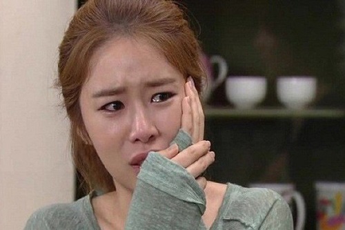 Đẻ mổ 1 tuần phải xuống làm việc nhà, nàng dâu đau đớn nói một câu rồi bỏ về nhà mẹ đẻ