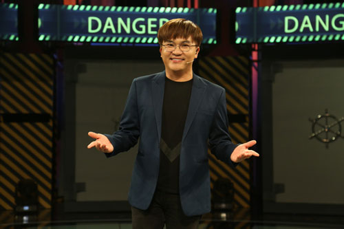 Loạt sao Việt bị MC Đại Nghĩa “cà khịa”: Không ai “lố” bằng Long Nhật, không ai “tỉnh” bằng Khánh Ngọc