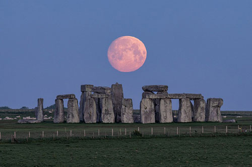 Ngất ngây trước vẻ đẹp của siêu Trăng trên khắp thế giới