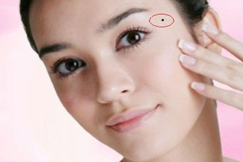 "Chỉ đích danh" những nốt ruồi tình duyên trên khuôn mặt phụ nữ - nhìn vài giây có thể biết ngay đường tình sướng - khổ