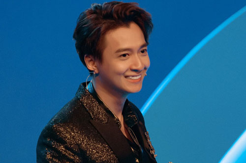 Ngô Kiến Huy xuất hiện tươi tỉnh, bảnh bao sau khi bị 'soi' vì để lộ thân hình gầy gò quá mức