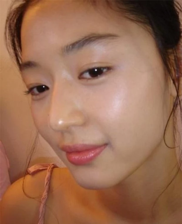 Không thể tin nổi đây là ảnh mặt mộc 100% của 'mợ chảnh' Jeon Ji Hyun thời trẻ: Da lấm tấm tàn nhang vẫn đẹp không thốt nên lời 7