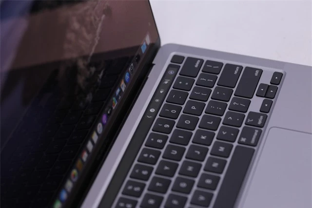 Macbook Pro 13 inch 2020 đầu tiên về Việt Nam giá 41,8 triệu - Ảnh 4.
