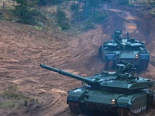 Ukraine lại cố 'dìm' T-90M của Nga