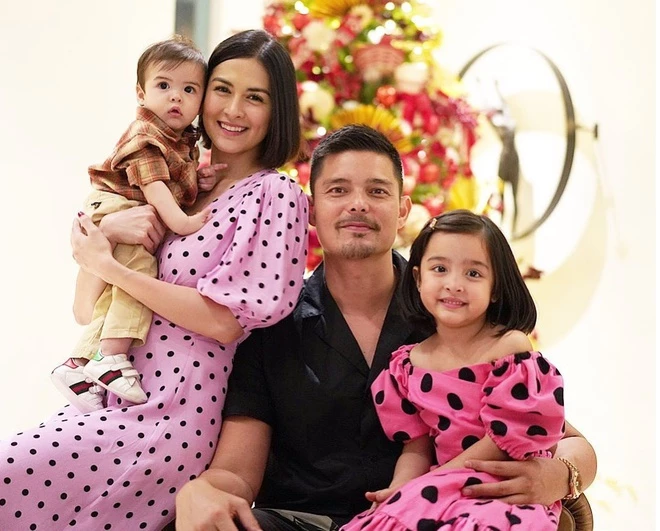 Gia đình hạnh phúc viên mãn của cặp sao nổi tiếng Philippines.